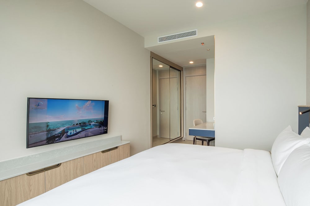 S. Sriracha Hotel and Residence 8/50