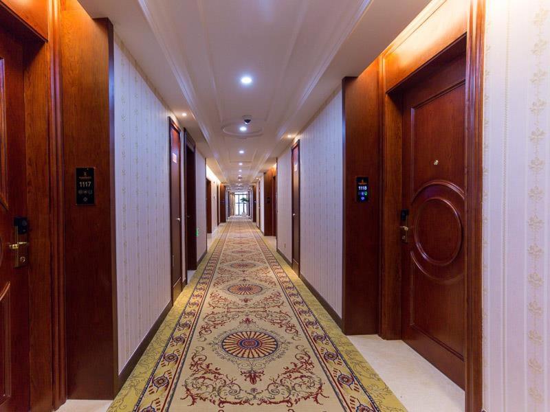 Vienna International Hotel (Shanghai Hongqiao National Exhibition and Convention Center) 13/19