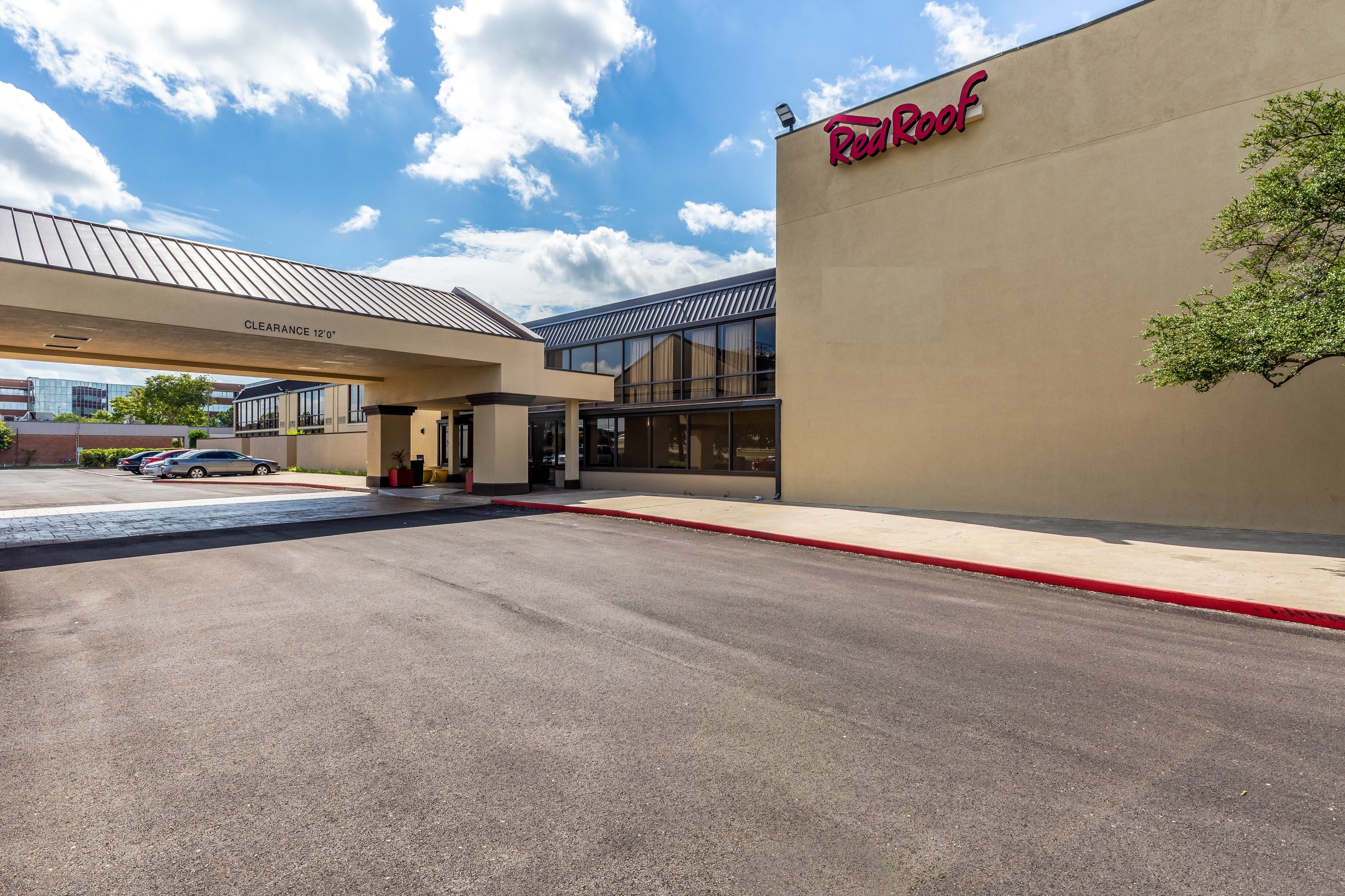 Red Roof Inn Plus and Suites Houston IAH Airport SW 29/34