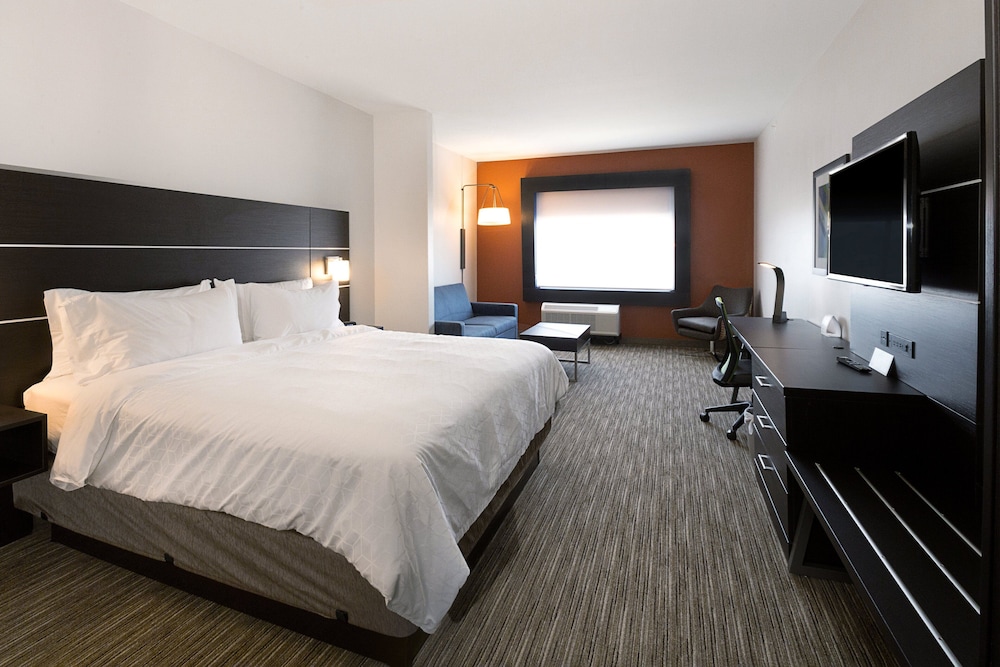 Holiday Inn Express and Suites Wentzville St Louis West 13/52
