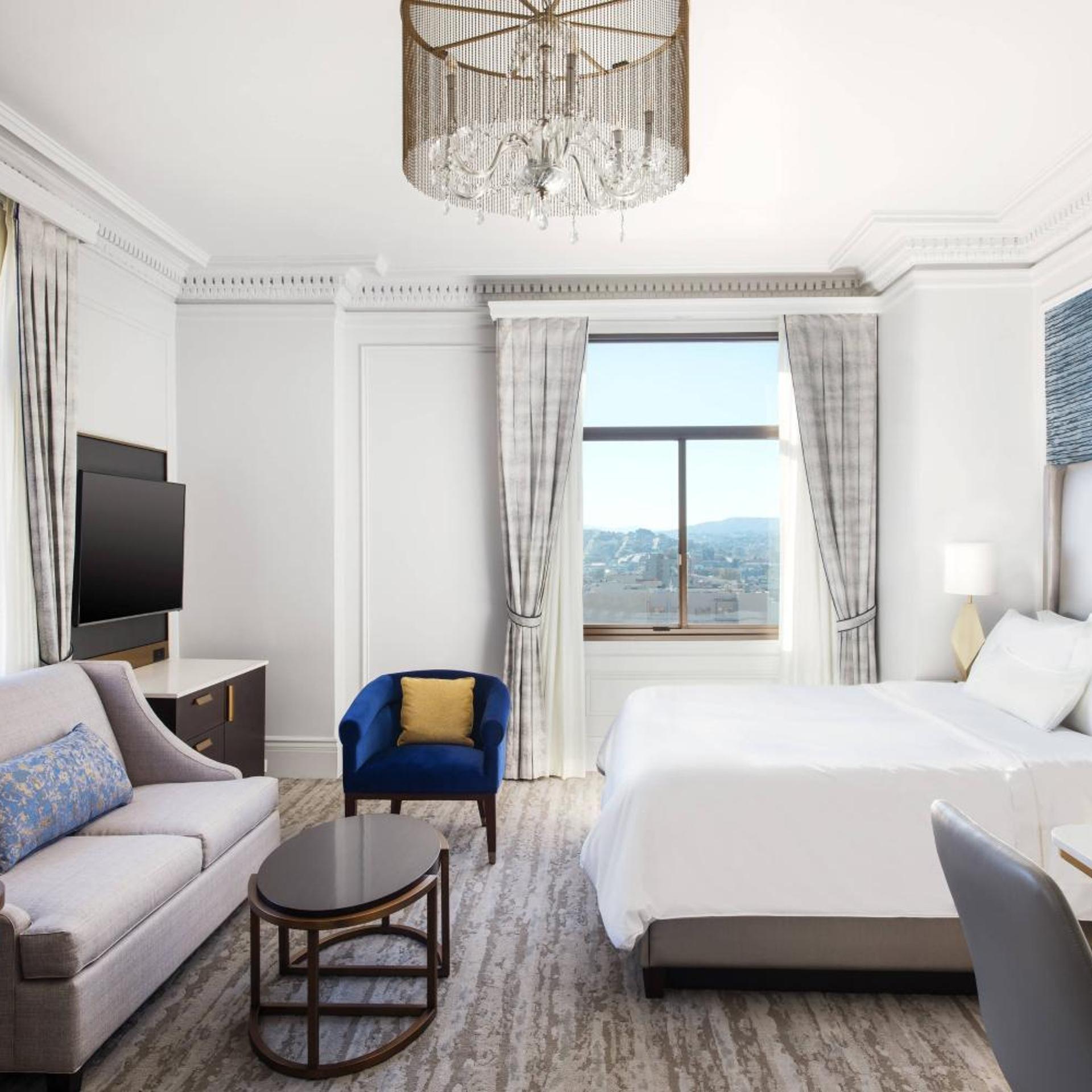 Landmark, Junior Suite, King Bed, Sofa