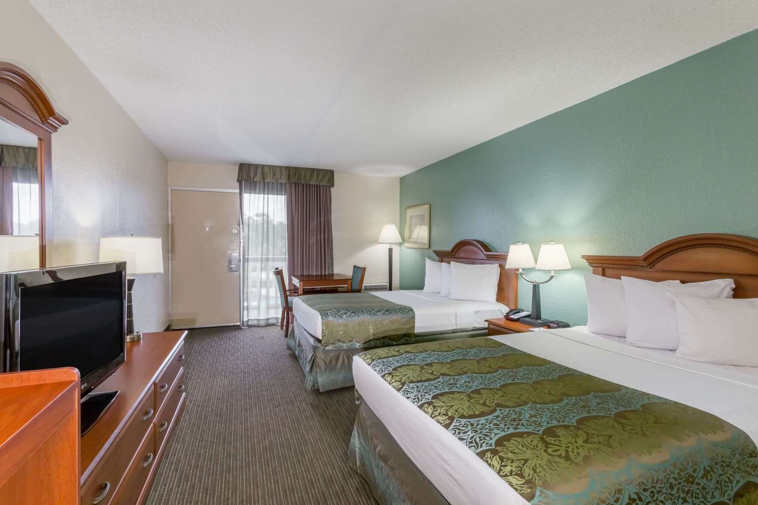 Baymont By Wyndham Sarasota 19/40