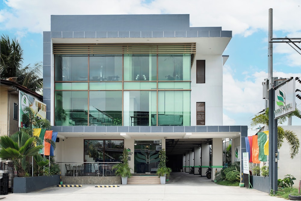 Vivien's Hotel 2/51