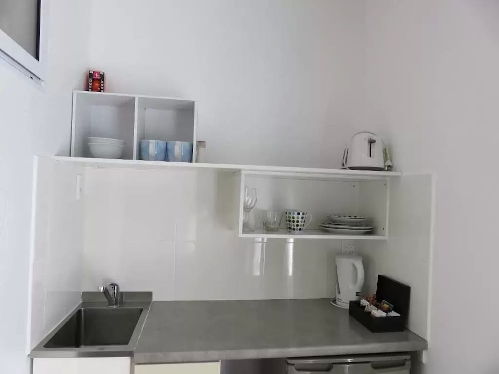 Mcwilliam Apartments 27/44