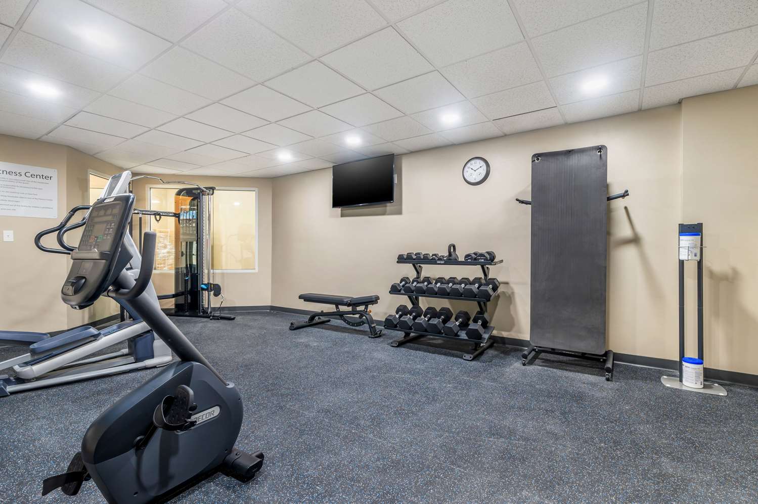 Sleep Inn & Suites Newport News City Center Area 22/41