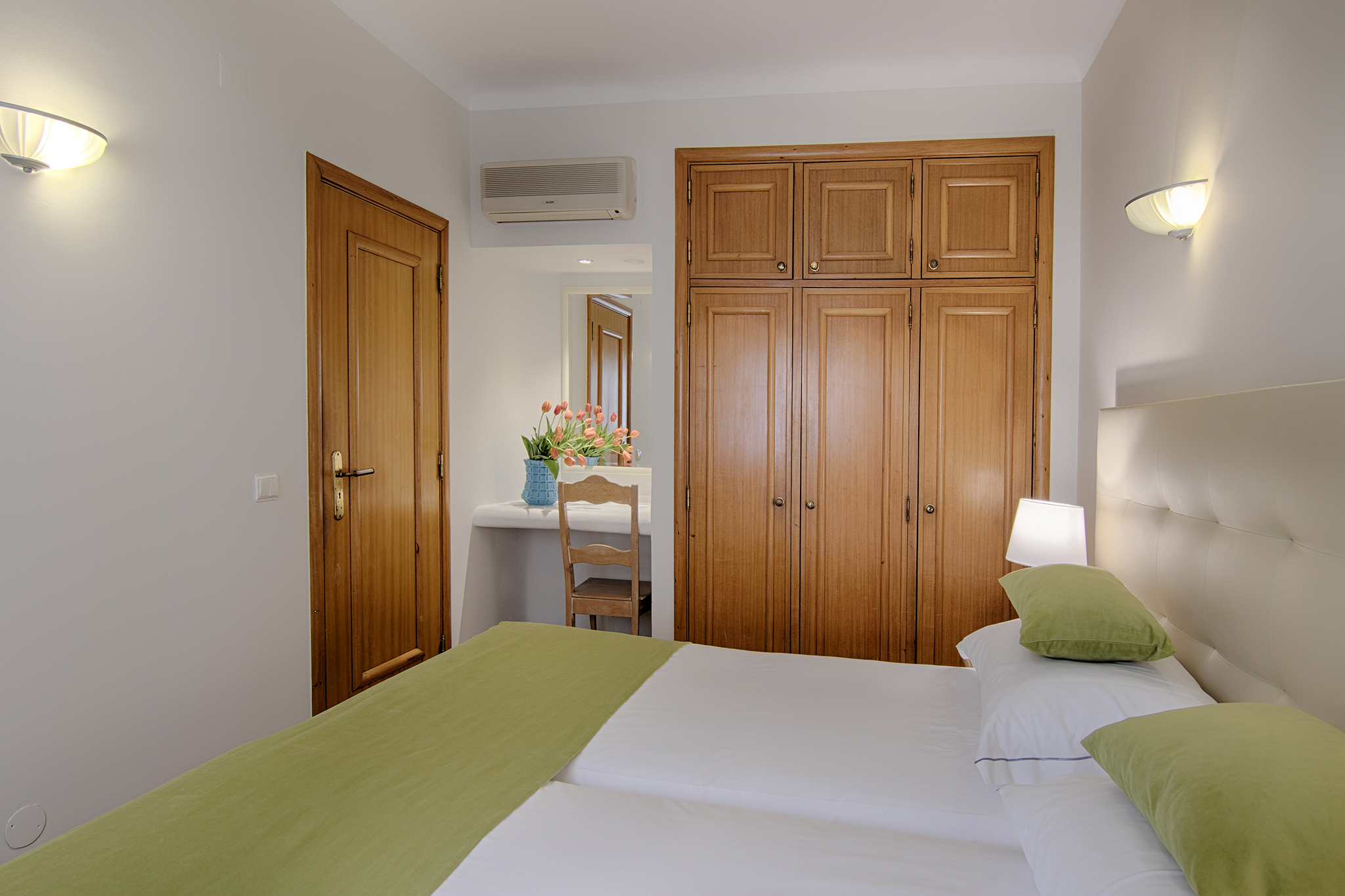 1 Bedroom, 2