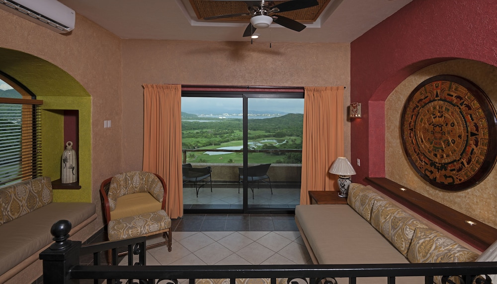 El Corazon Resort 20/48