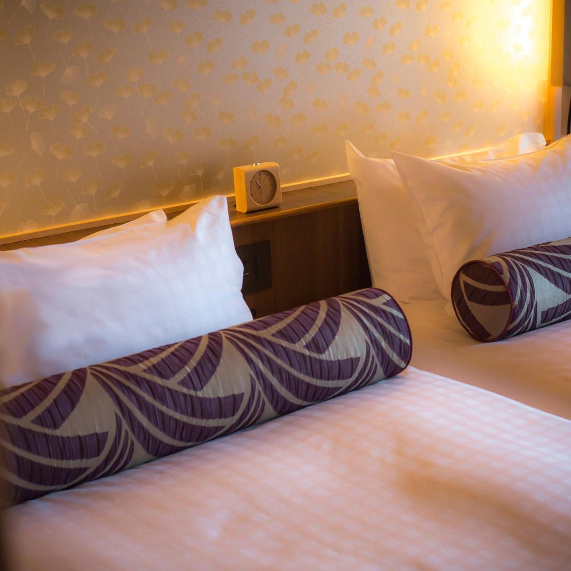 Moderate, Twin Beds