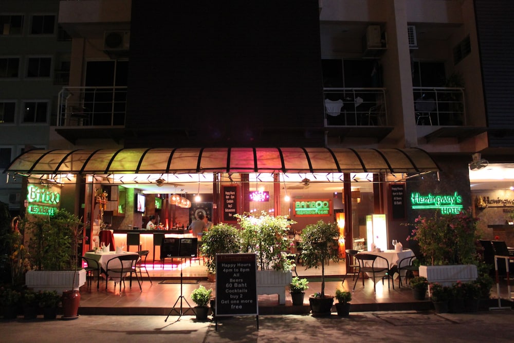 Hemingway's Hotel 2/39