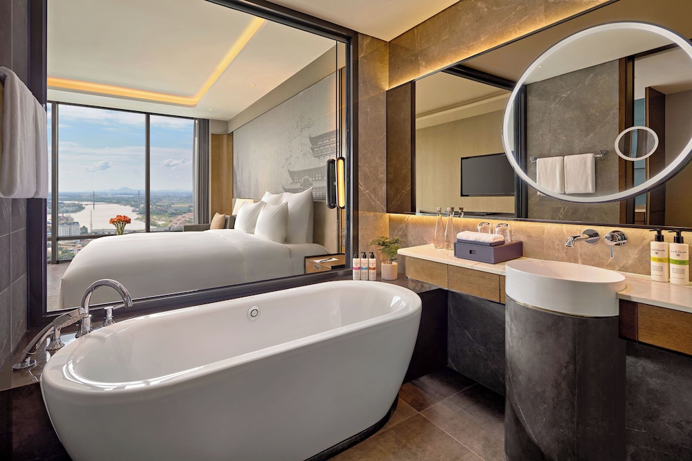 Pullman Hai Phong Grand Hotel 49/50