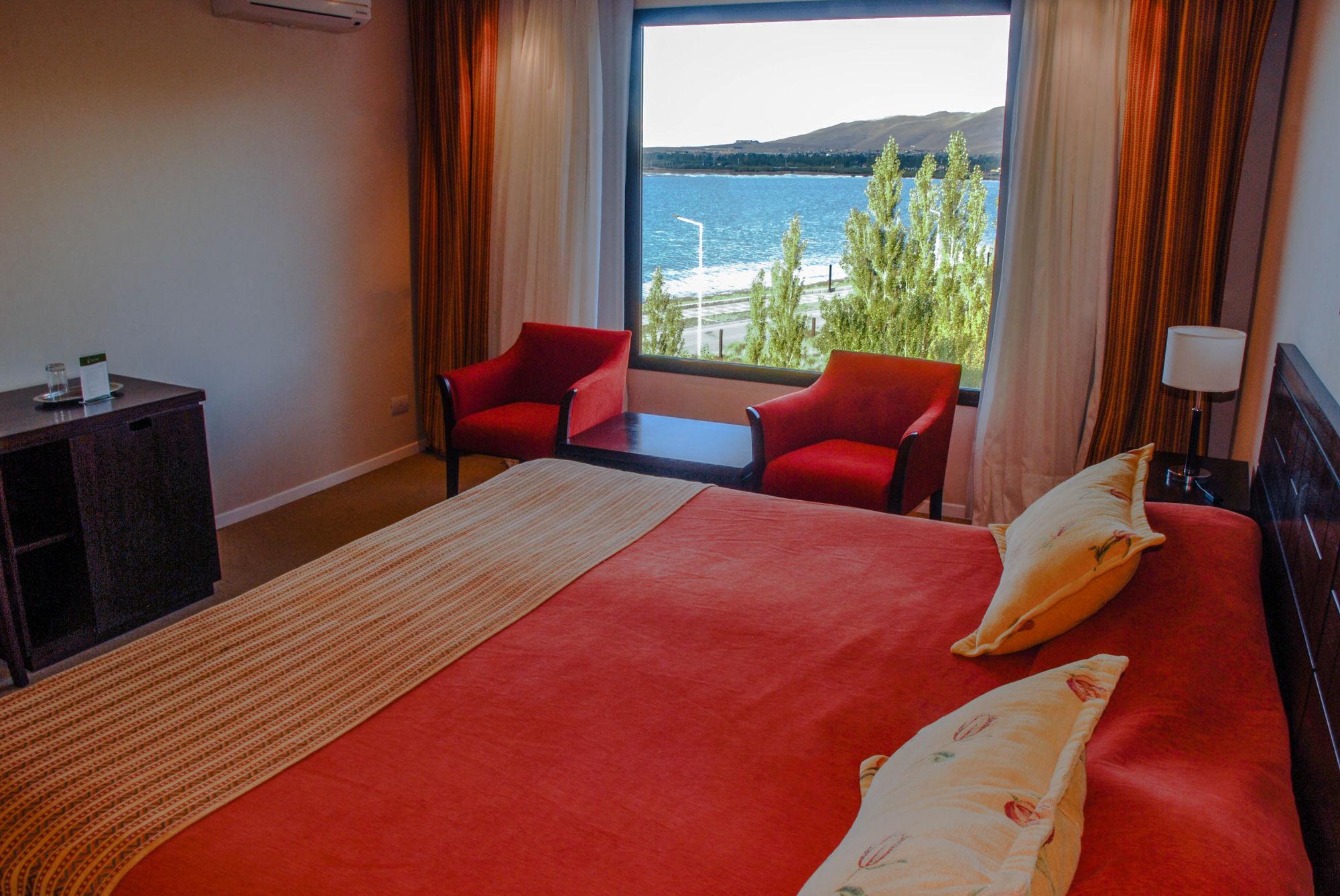 Room, Side View، Xelena Hotel and Suites 3/4