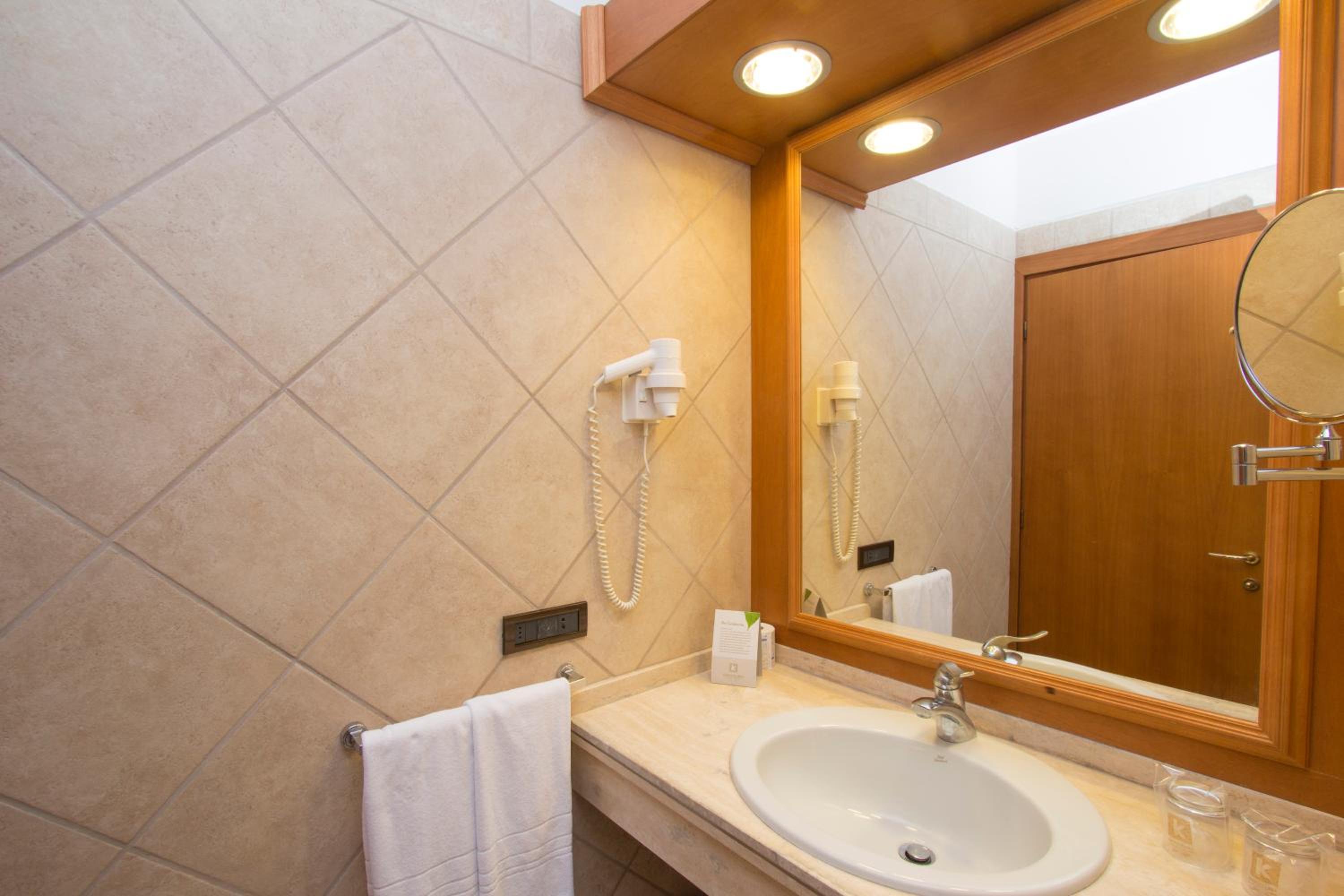 Hotel Centrale Sabaudia 34/38