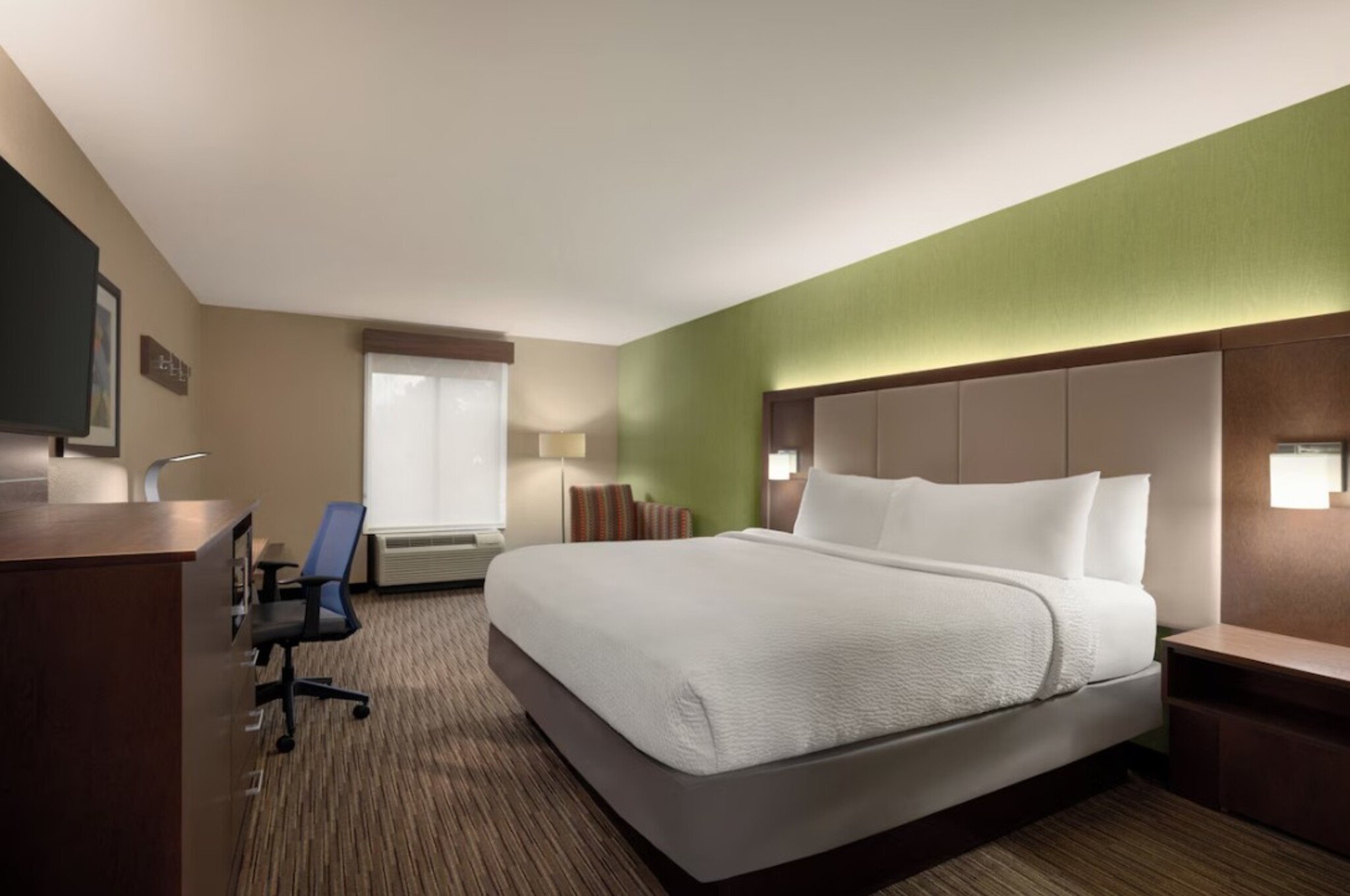 Suite, King Bed, Extra Floor Space, Sofa
