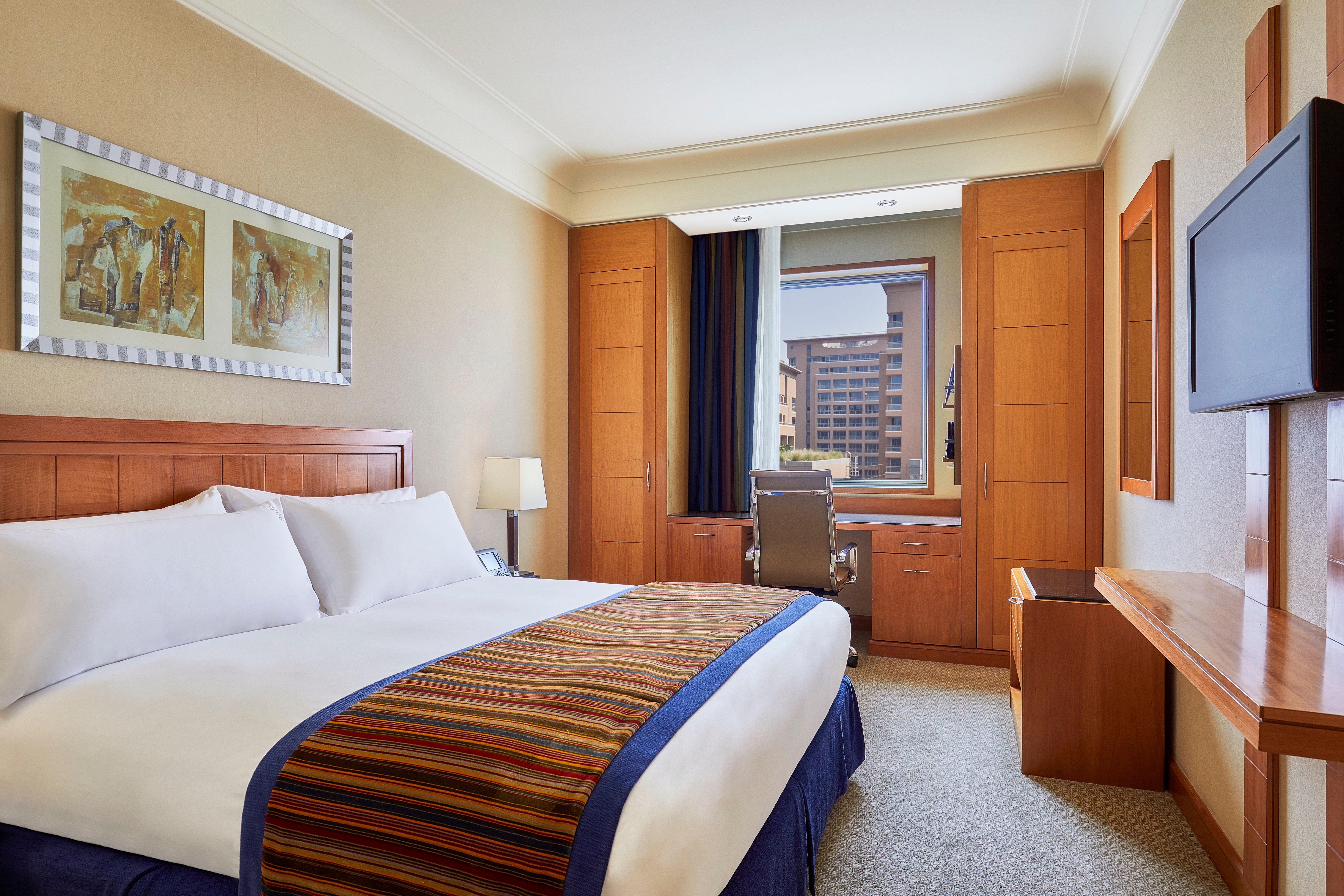 Room, King Bed, Holiday Inn Cairo City Stars 3/6