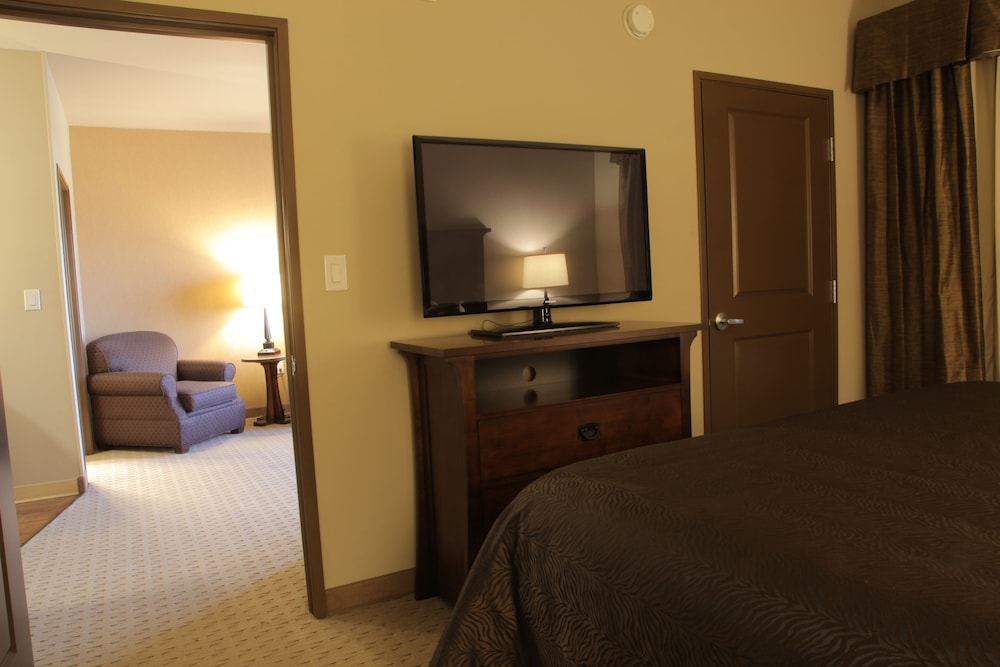 Teddy Apos S Residential Suites Watford City 34/56