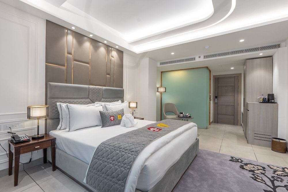 Mastiff Select Mandavya Dharamkot, McLeodganj 27/61