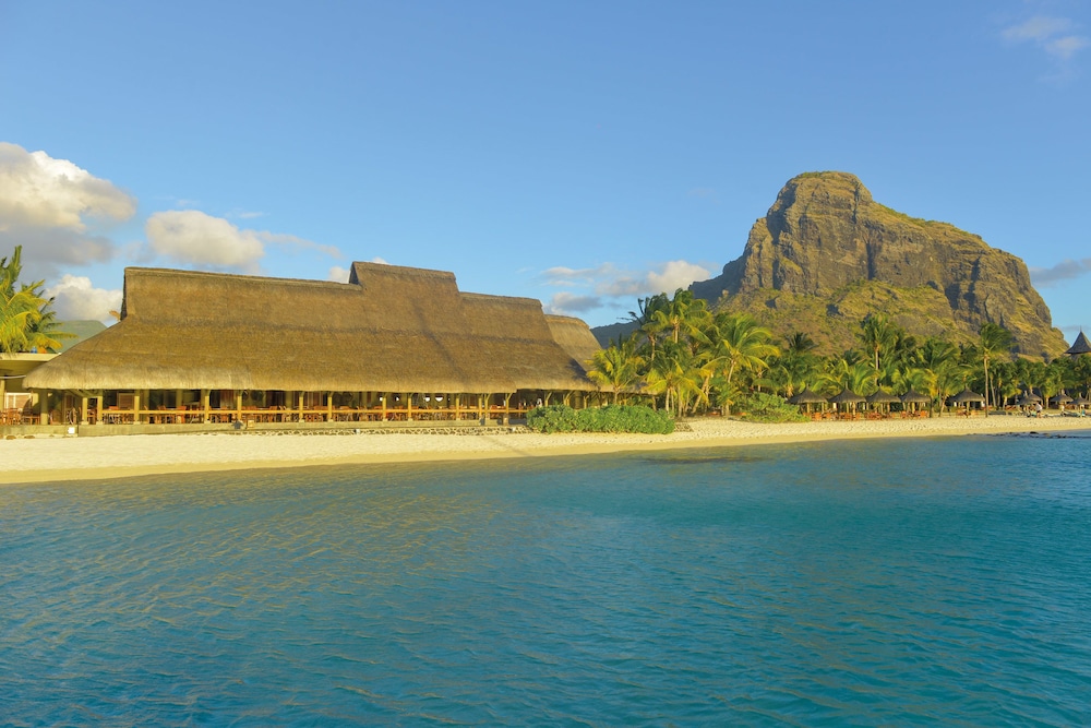 Paradis Beachcomber Golf Resort and Spa 57/65