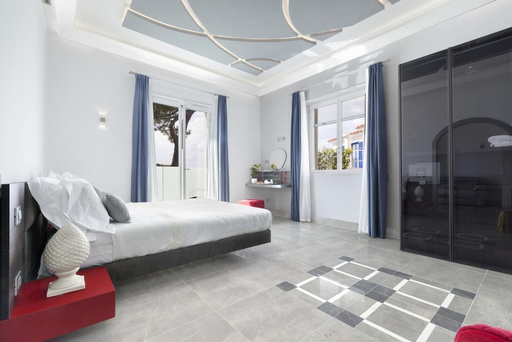 Sorrento Dream Resort 24/50