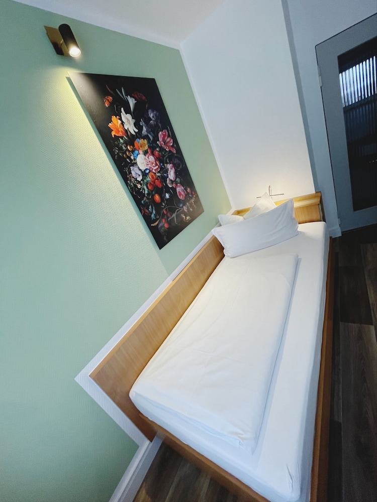 Europa Hotel 15/30