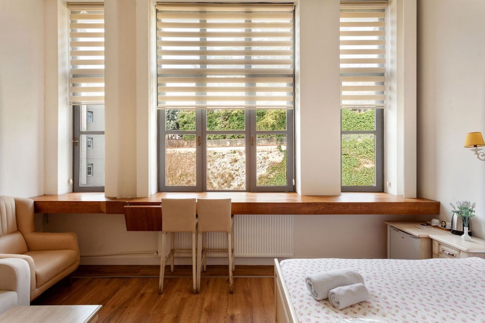 Cezayir Rooms 48/60