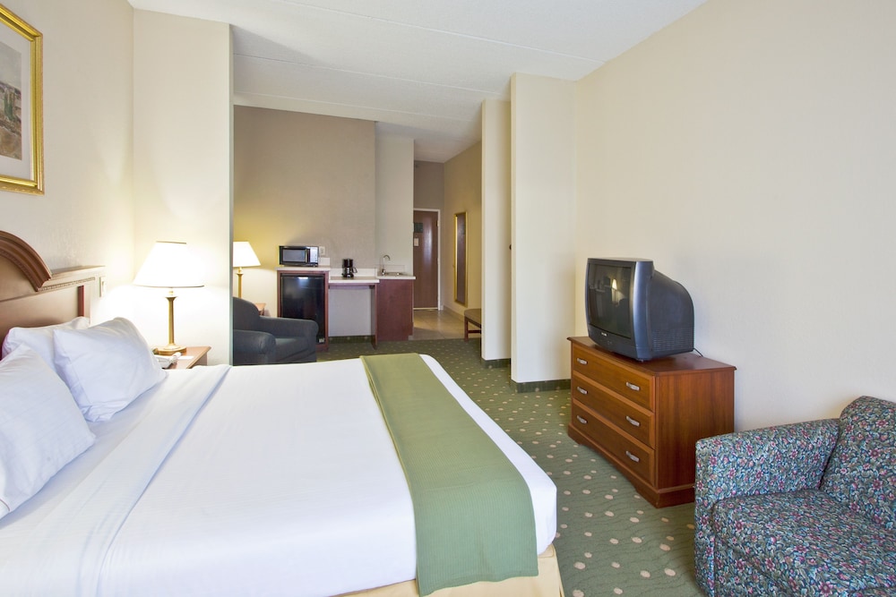 Holiday Inn Express Hotel Suites Live Oak 33/71