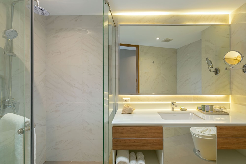 جناح عائلي بسرير كينج وسرير فردي، Wyndham Garden Naithon Phuket 2/2