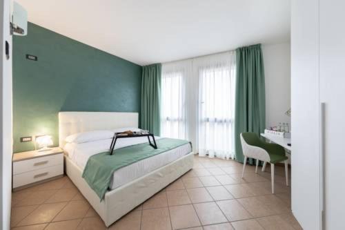 Room, Double Bed