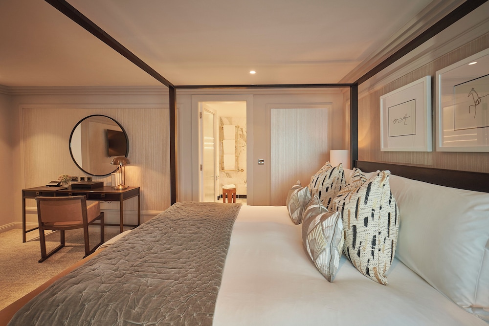 جناح استوديو بسرير كينج، THE WESTBURY HOTEL 2/2