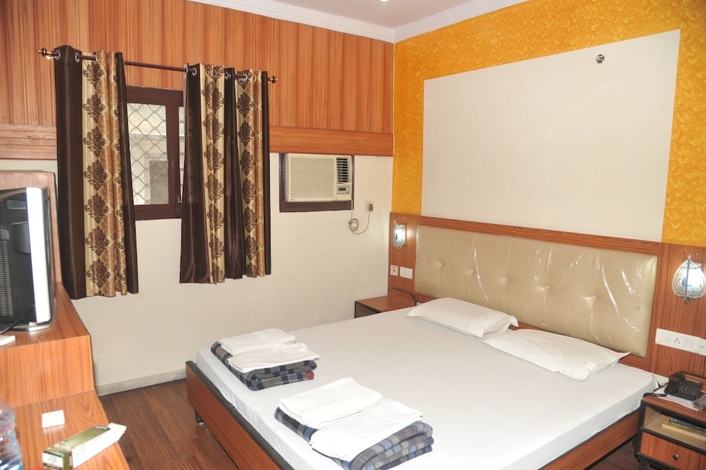 Akash Ganga Hotel 9/48