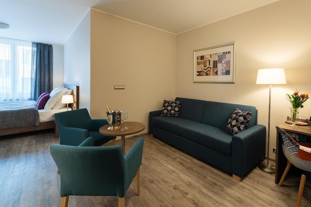 Melantrich Sivek Hotels 37/46