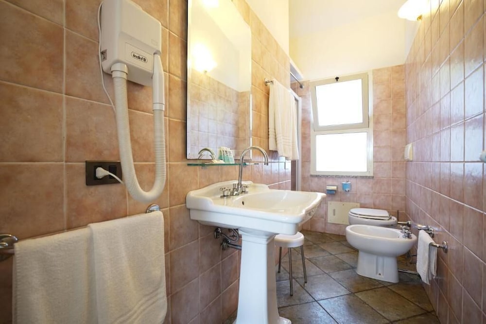 Hotel Rocca Dorada 41/41