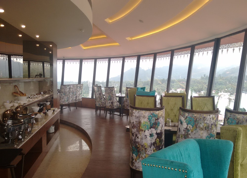 Rs Sarovar Portico 33/59