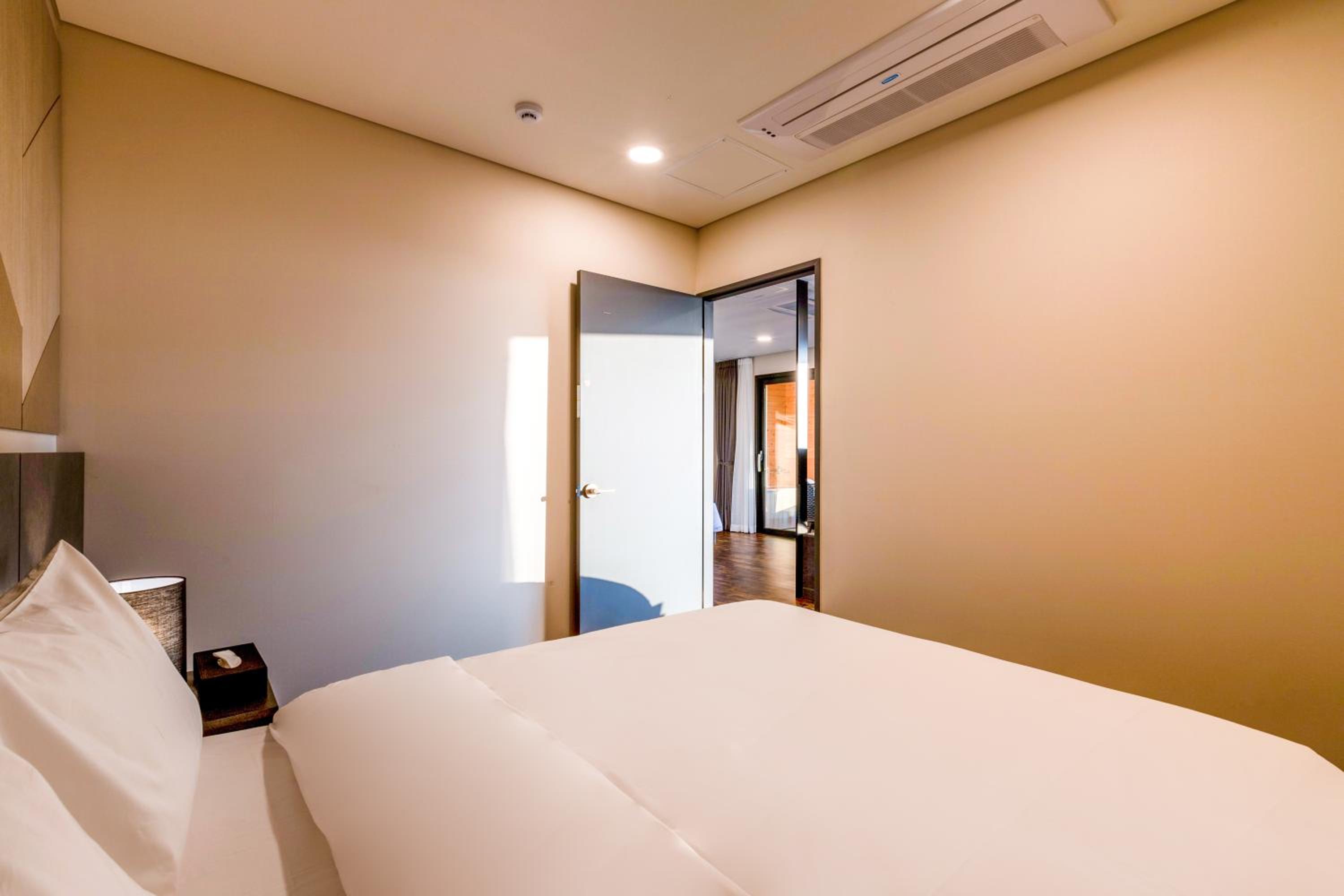 جناح عائلي بريميير، Urbanest Hotel 3/10