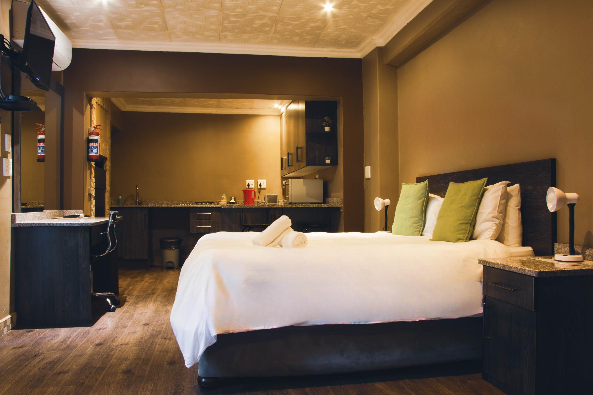 Palm Inn Guesthouse 10/30