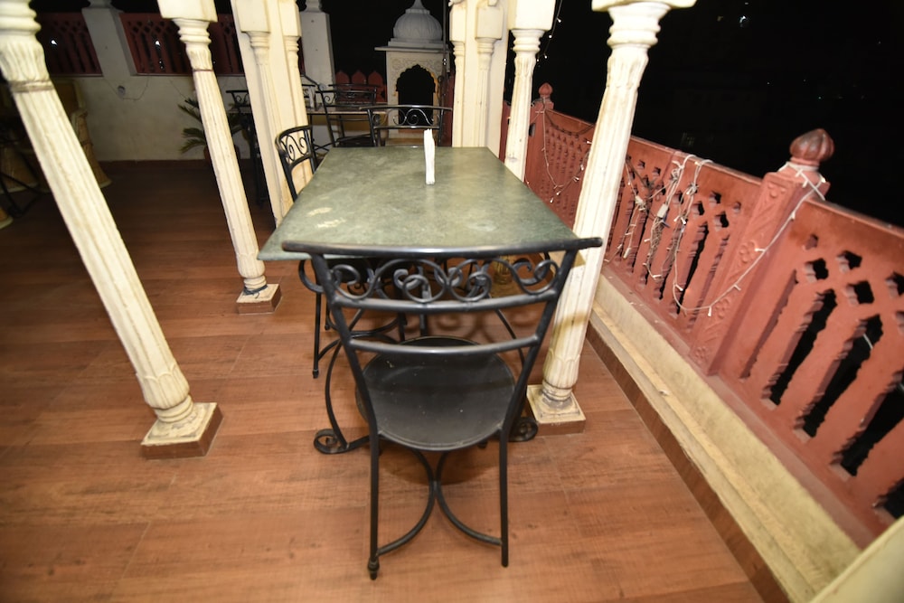 Hotel Vaishnavi 46/58