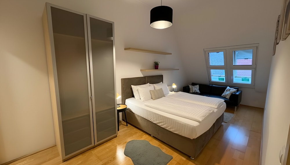 2 BEDROOMS, DELUXE, APARTMENT
