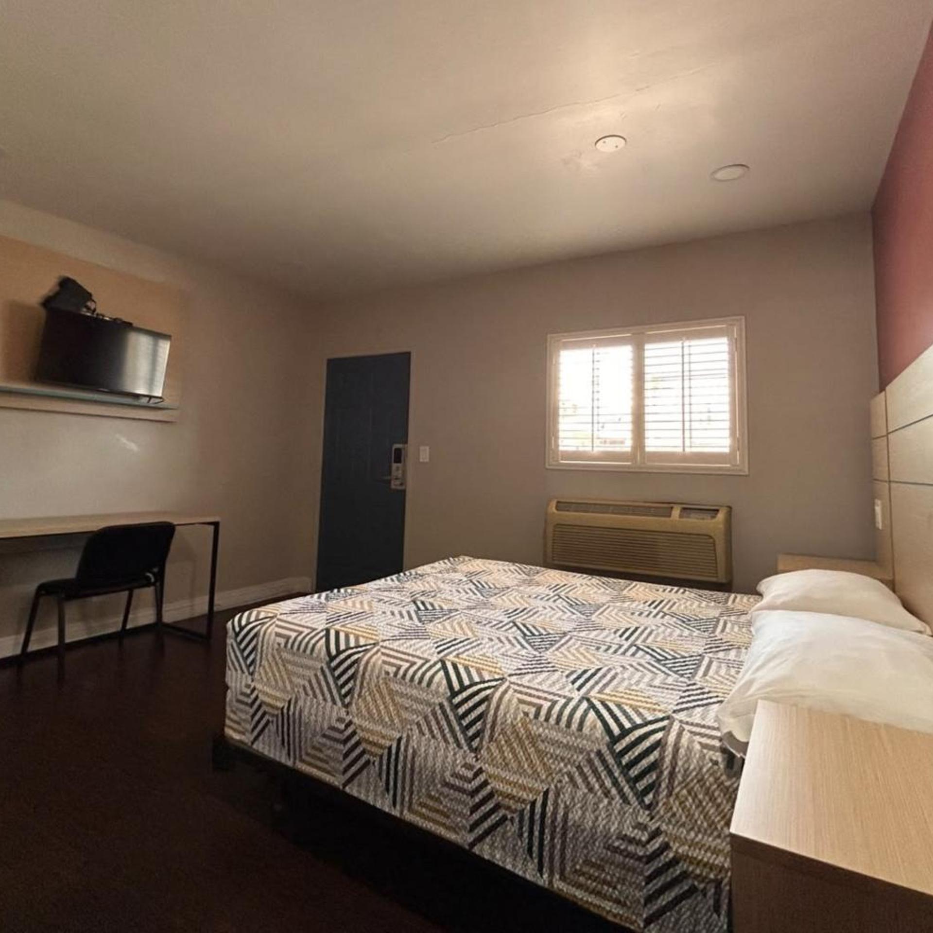 OYO Sandpiper Motel 17/24