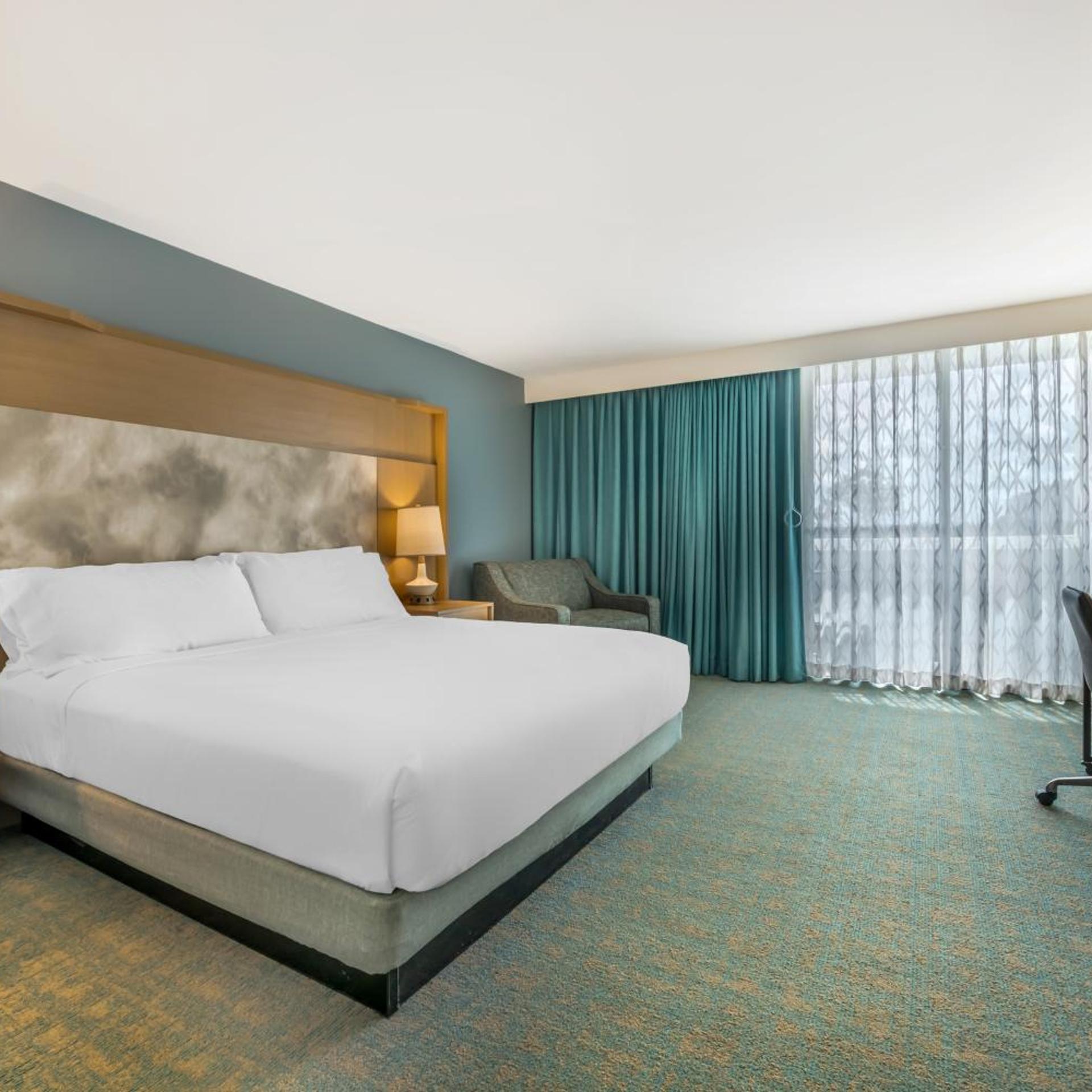 Room, King Bed, Fireworks View