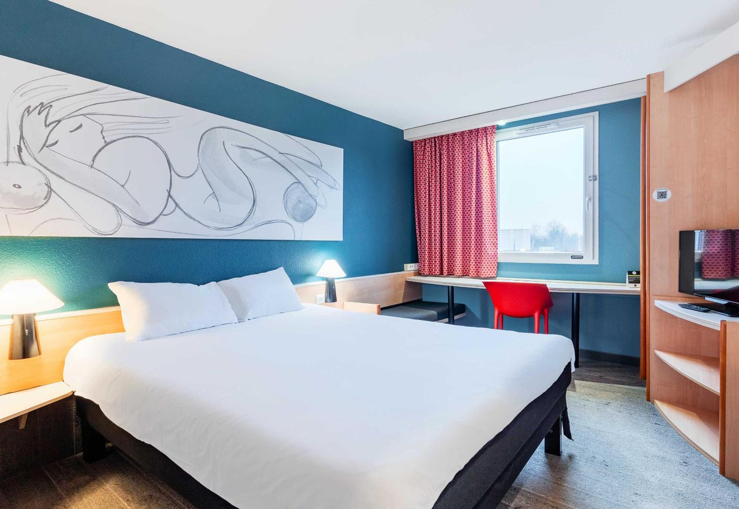 Room, Double Bed, Accessible