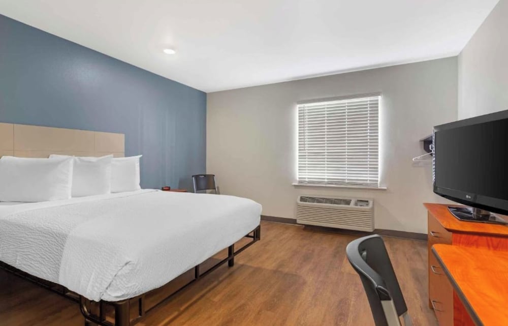 Studio 6 Extended Stay Fort Myers FL 22/49
