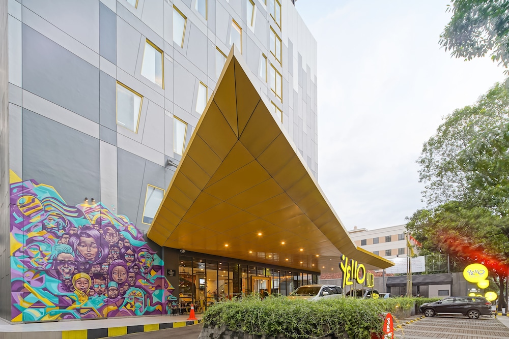 Yello Hotel Manggarai 30/32