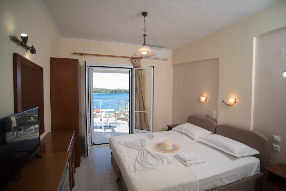 Oasis Hotel 13/50
