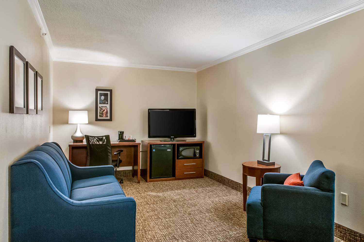 Comfort Inn and Suites At Copeland Tower 10/17