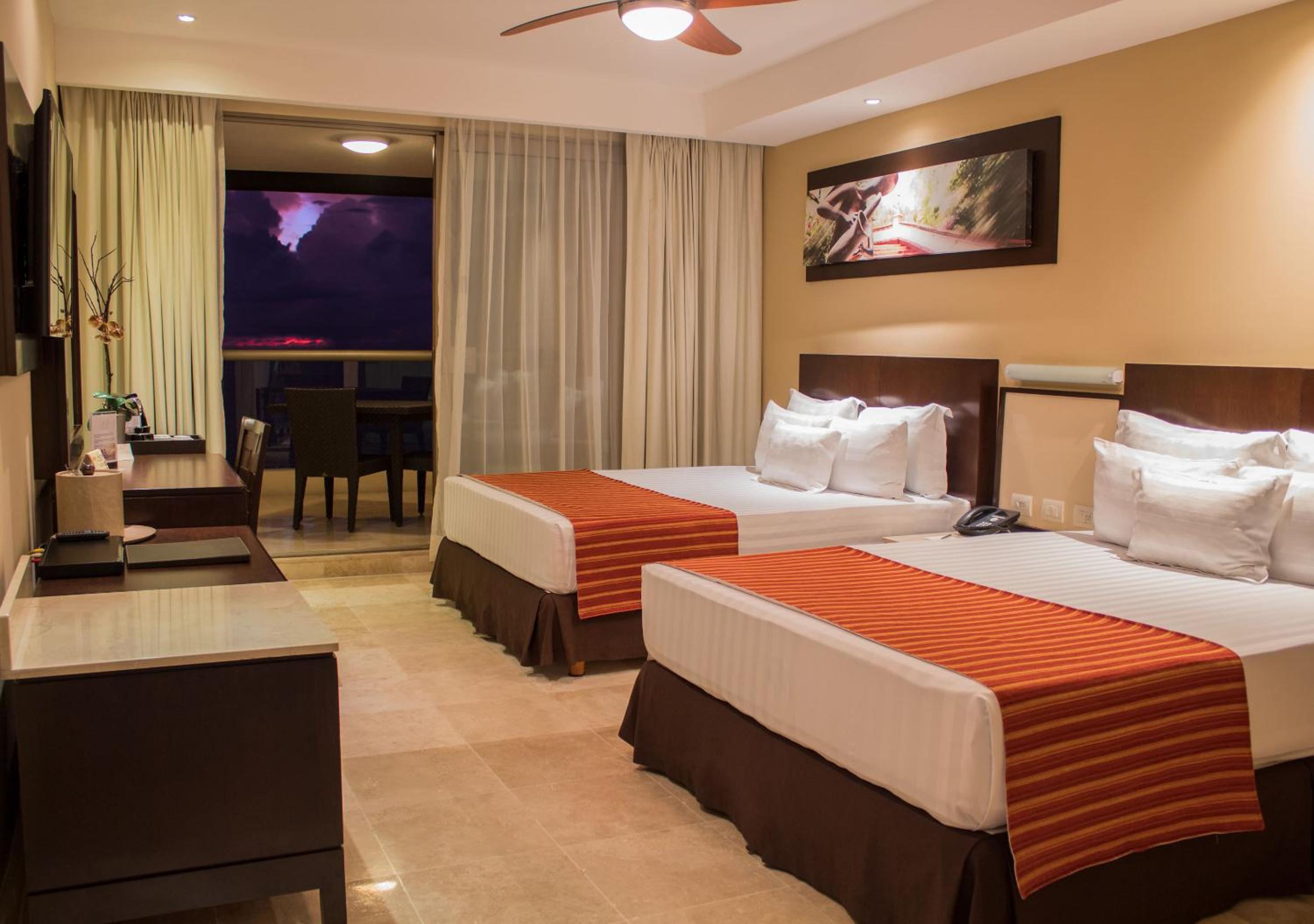 Deluxe, Ocean Front، Sunset Plaza Beach Resort 2/10