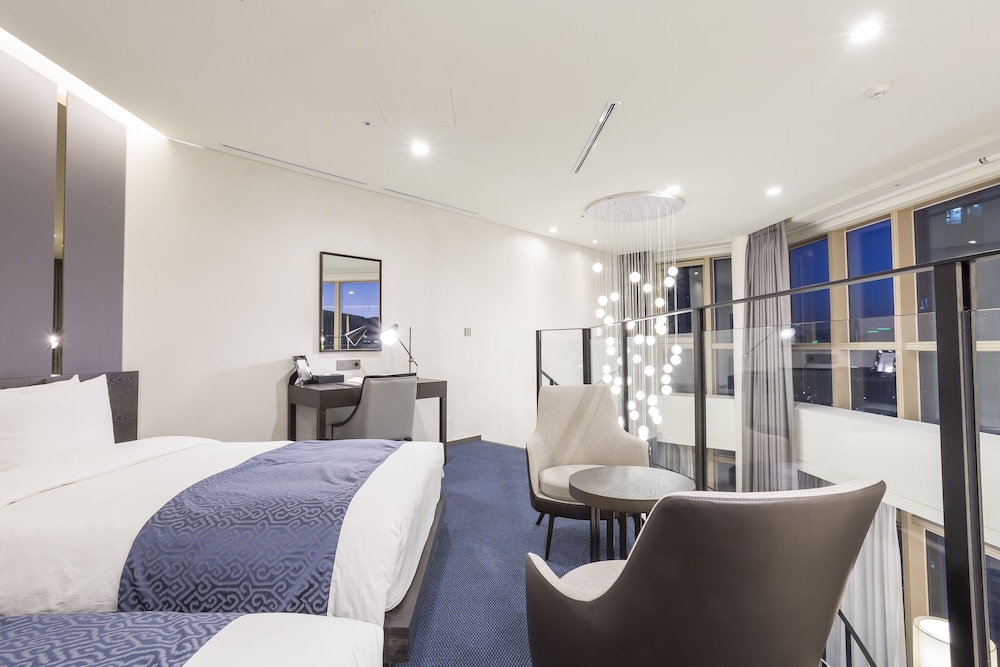 Centum Primus Hotel 36/50