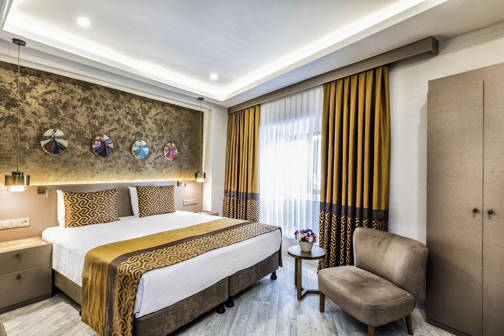 Ayramin Deluxe Hotel 36/78