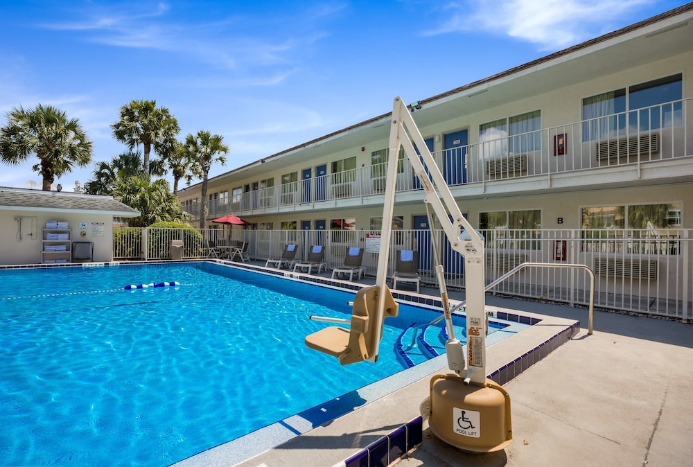 Motel6 Kissimmee, FL - Orlando 60/64