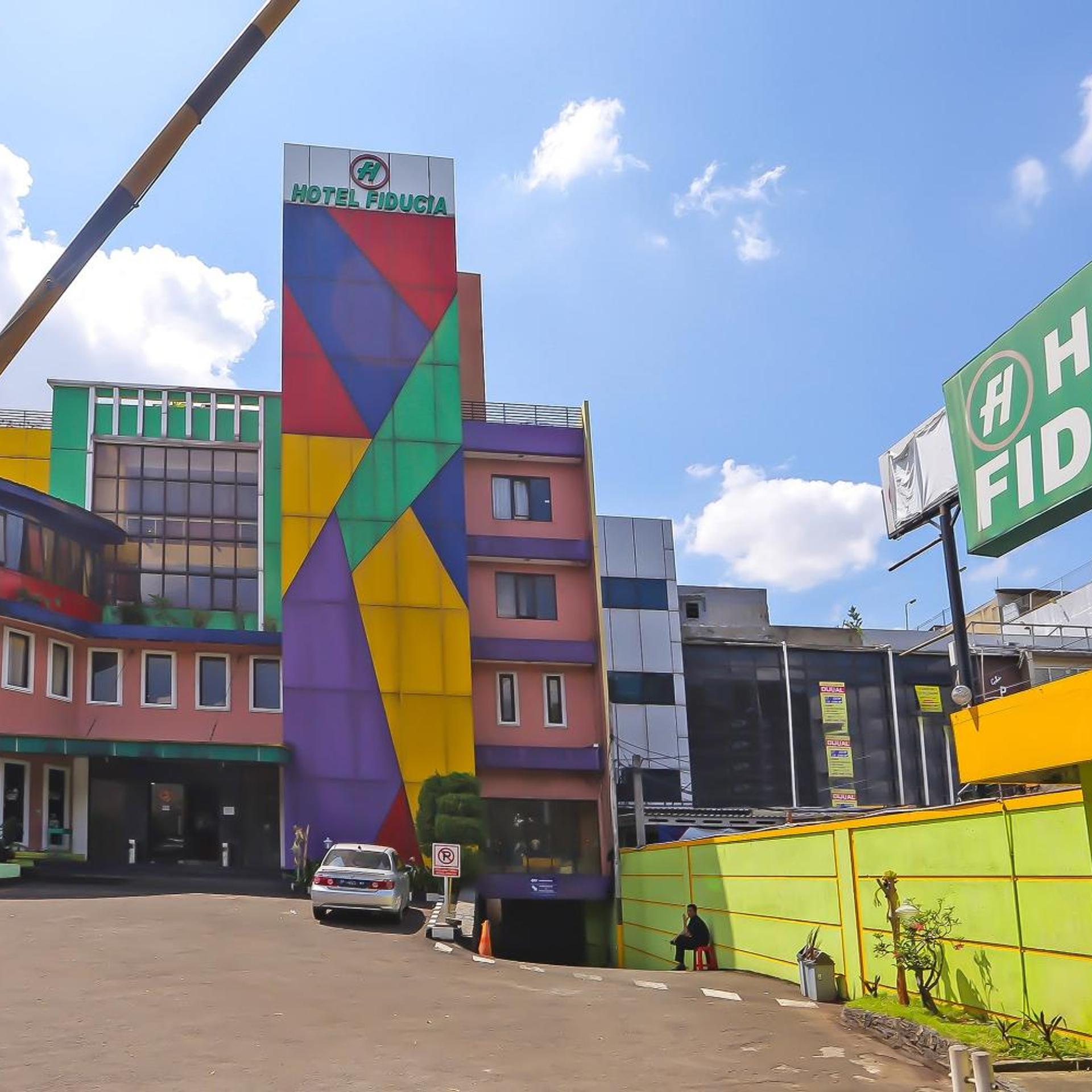 Townhouse OAK Hotel Fiducia Pasar Minggu 36/38