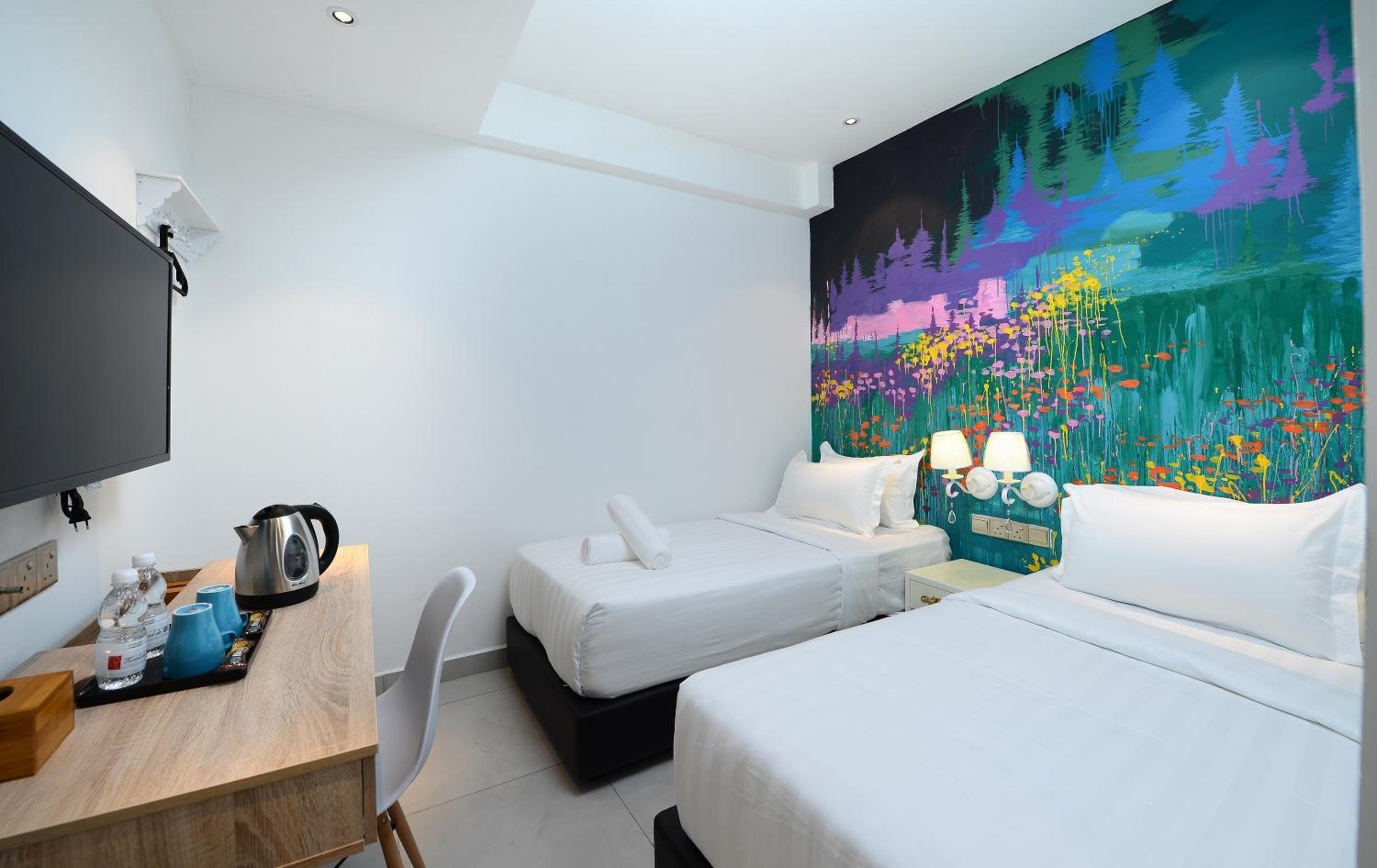 Room, Twin Beds, No Window