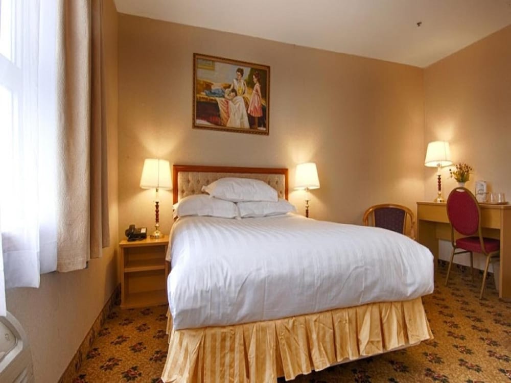 Flushing Hotel 22/60